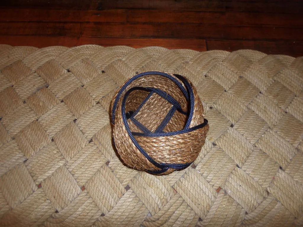 6" x 8" Rope Bowl Manila and Navy