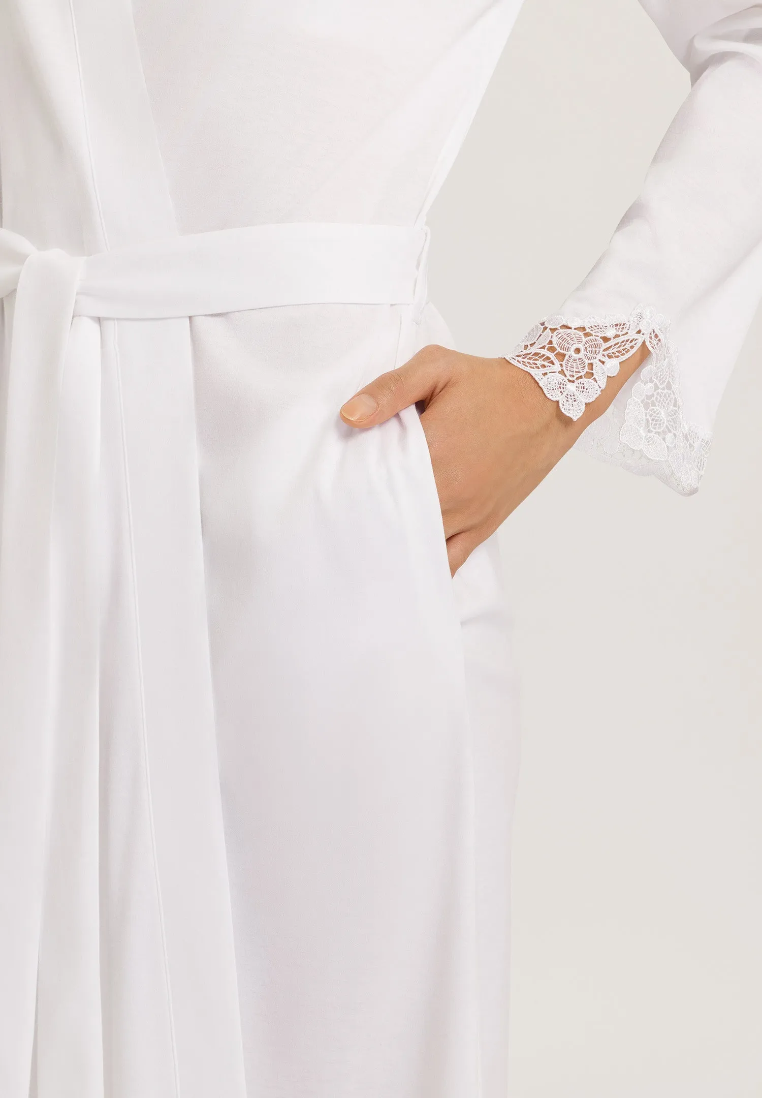 Michelle Robe | White 74947-101